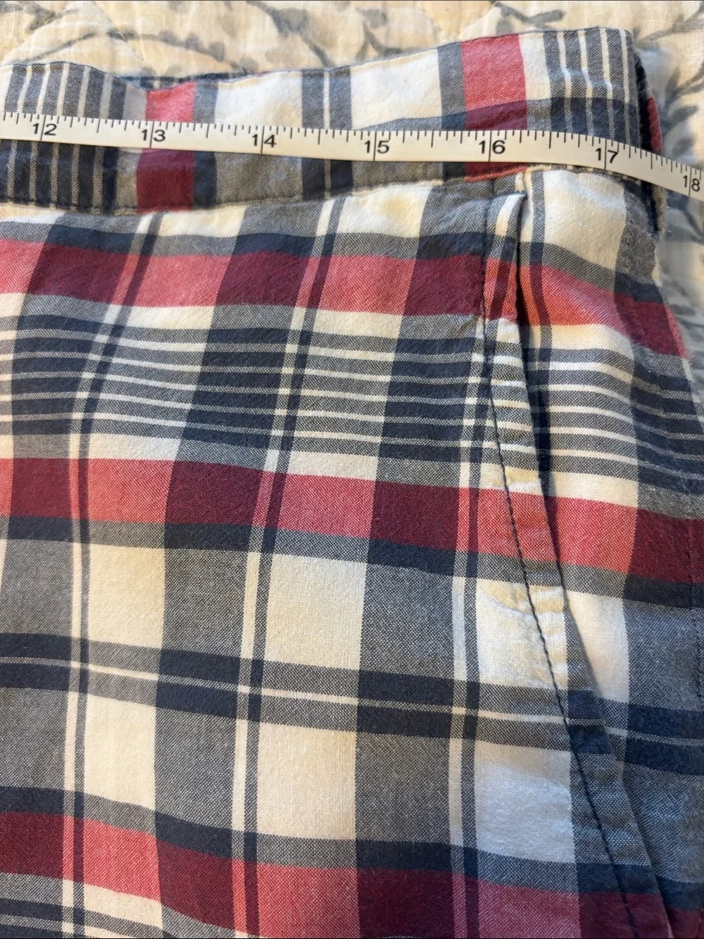 Polo by Ralph Lauren Red, Navy & White Plaid Flat Front Shorts Men’s Size 34